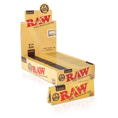 RAW Classic 1 1/4 Rolling Papers short